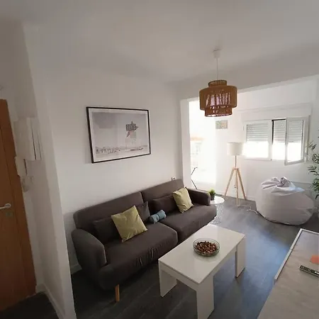 Estupendo Piso Renovado A 30 Metros De La Playa